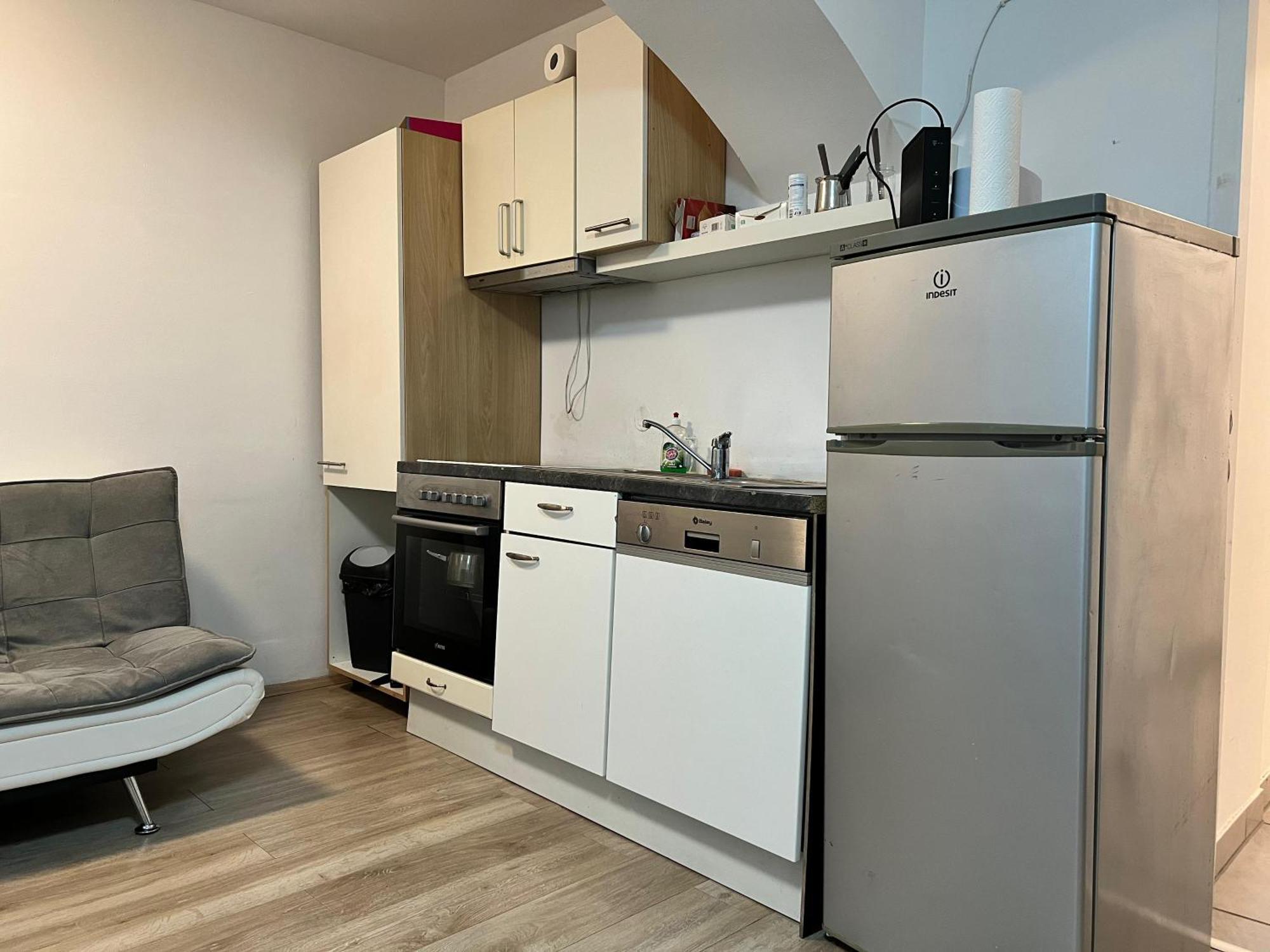 Economy 2br Next To Prater Amuesement Park